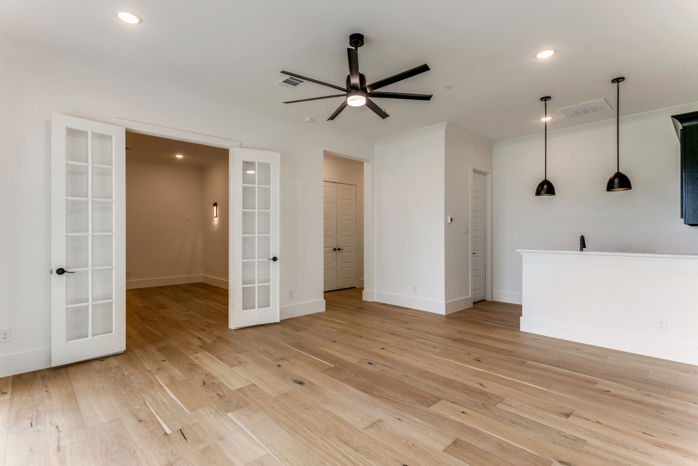 Before: Comfortable Contemporary Game / Media Room